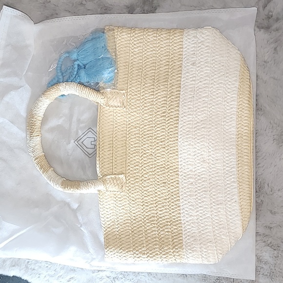 New Altru Straw Bag with Tassel‎ - Picture 1 of 9